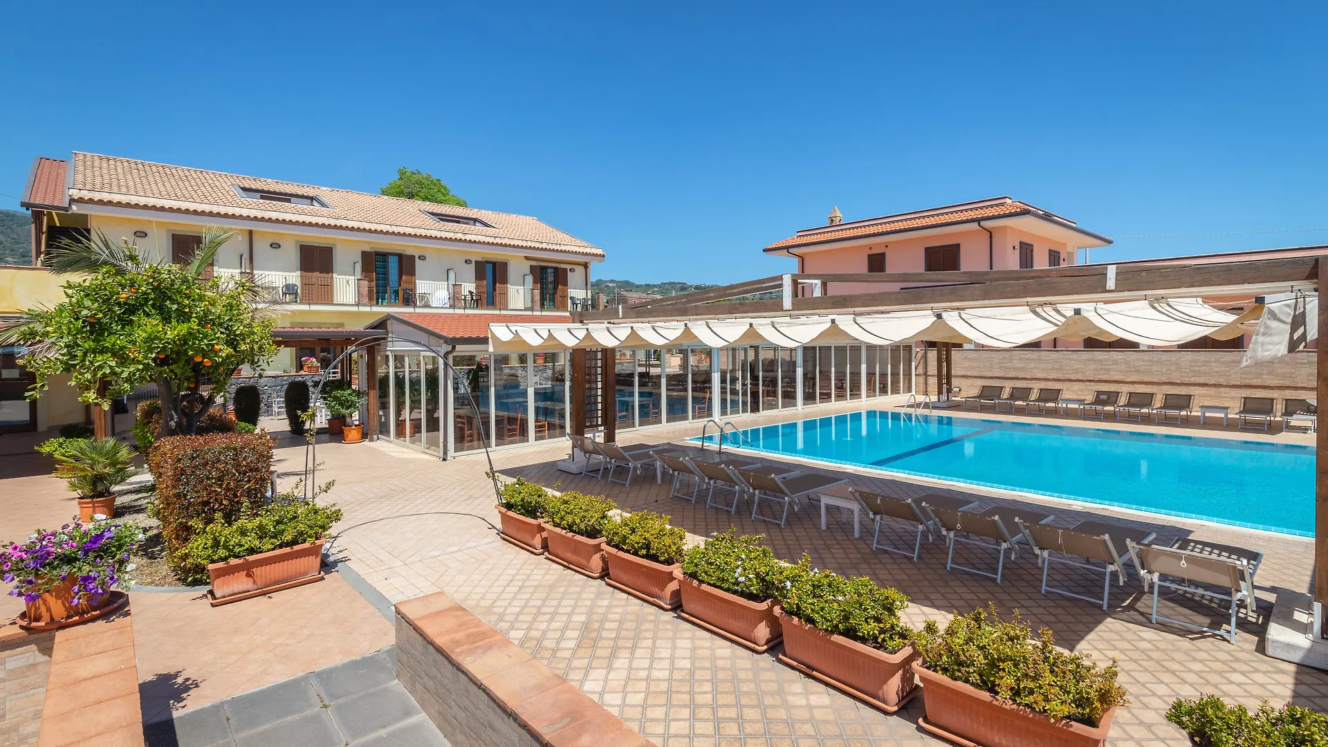 ***  La Terra Dei Sogni Country Hotel Fiumefreddo di Sicilia Italy